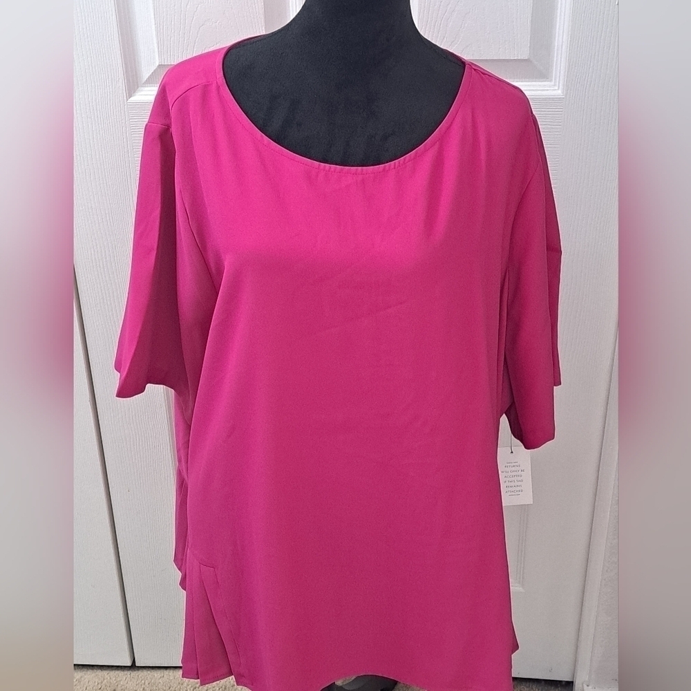 NWT Eloquii Plus Size Raspberry Blouse With A Pleated Hem Line